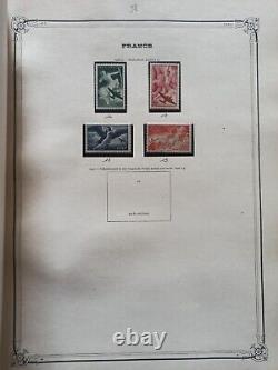 Rare Album de 71 pages regroupant des centaines de timbres 1849-1948